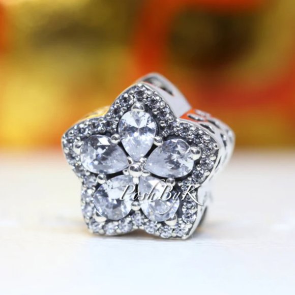 PANDORA Sparkling Snowflake Pavé Charm 799224C01 - Picture 2 of 3
